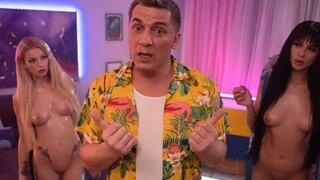 [FakeHostel] Mia Trejsi, Kaira Kampen - Backpackers From Outer Space